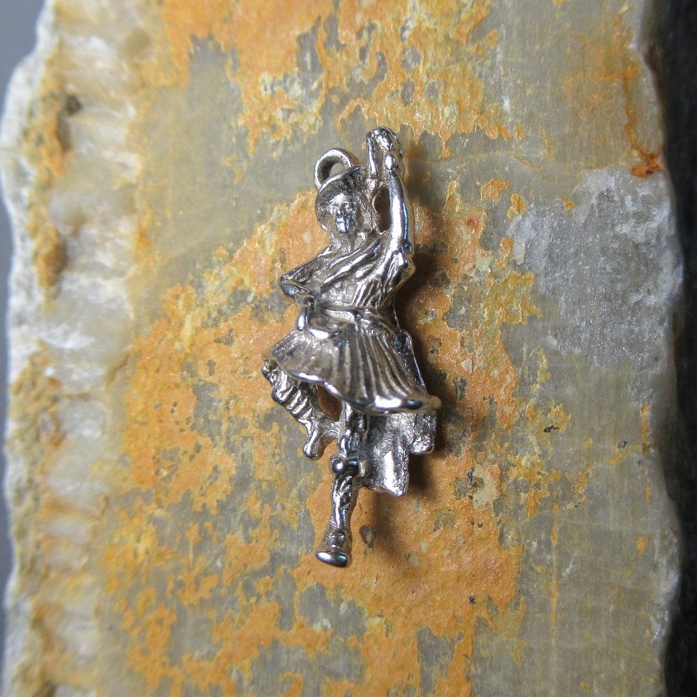 Highland Fling Dance Charm Scotland Kilt & Sporran